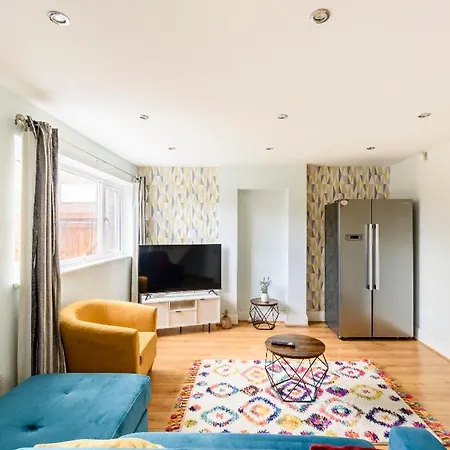Overbury Lodge, Birmingham With Free Parking Northfield Exterior photo